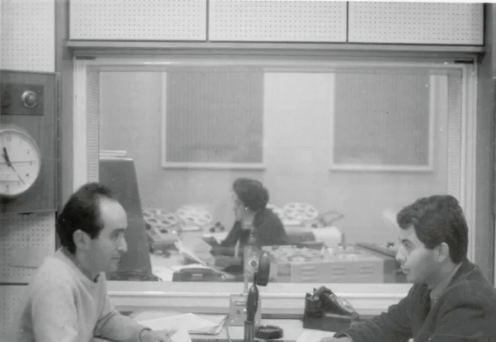 Vladimir Herzog com o amigo Fernando Pacheco Jordão, quando trabalhavam na BBC de Londres (foto: acervo do Instituto Vladimir Herzog)