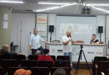 “Descobri a violência da opressão quando a Polícia me prendeu 8 vezes”; debate online com jovens de Israel que se recusam a prestar serviço militar está disponível em vídeo Nathaniel Braia (sentado à esquerda), José Eduardo, Thiago Tanji e Yoav Goldrin na abertura da atividade de 12/3