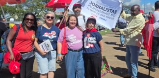 Fim da escala 6×1: projeto de lei do governo federal prevê mudanças na jornada de trabalho de jornalistas Representantes do Sindicato dos Jornalistas de SP integraram a Marcha da Classe Trabalhadora em Brasília. realizada hoje (15). foto: Roberto Parizotti