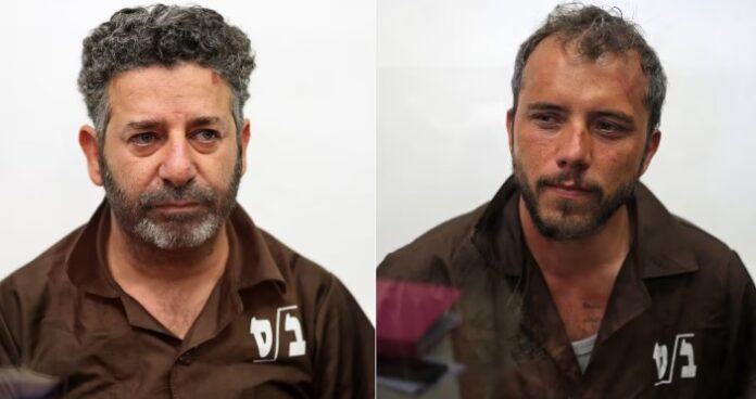 Saif Abukeshek e Thiago Ávila na audiência judicial em Ascalom (Israel): sinais de agressão visíveis no rosto do comunicador brasileiro (foto: reprodução/Esquerda Diário)
