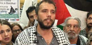 “Estamos tratando com um estado genocida. Netanyahu e Trump são os grandes inimigos da paz”, declara Thiago Ávila ao chegar em Guarulhos após segunda prisão em Israel Thiago Ávila fala a jornalistas após desembarcar em Guarulhos (foto:Júlia Gandra/Metrópoles)