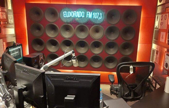 Trabalhadores da Rádio Eldorado FM aprovam pacote de benefícios que busca mitigar o impacto do fechamento da rádio