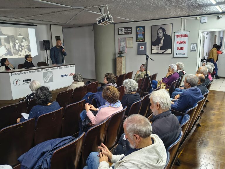 Jornalistas homenageiam Raimundo Pereira