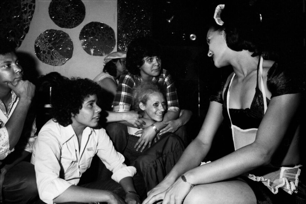 Boate lésbica Dinossauro, em São Paulo, em 1979 (acervo pessoal, disponível no site do Instituto Moreira Sales)